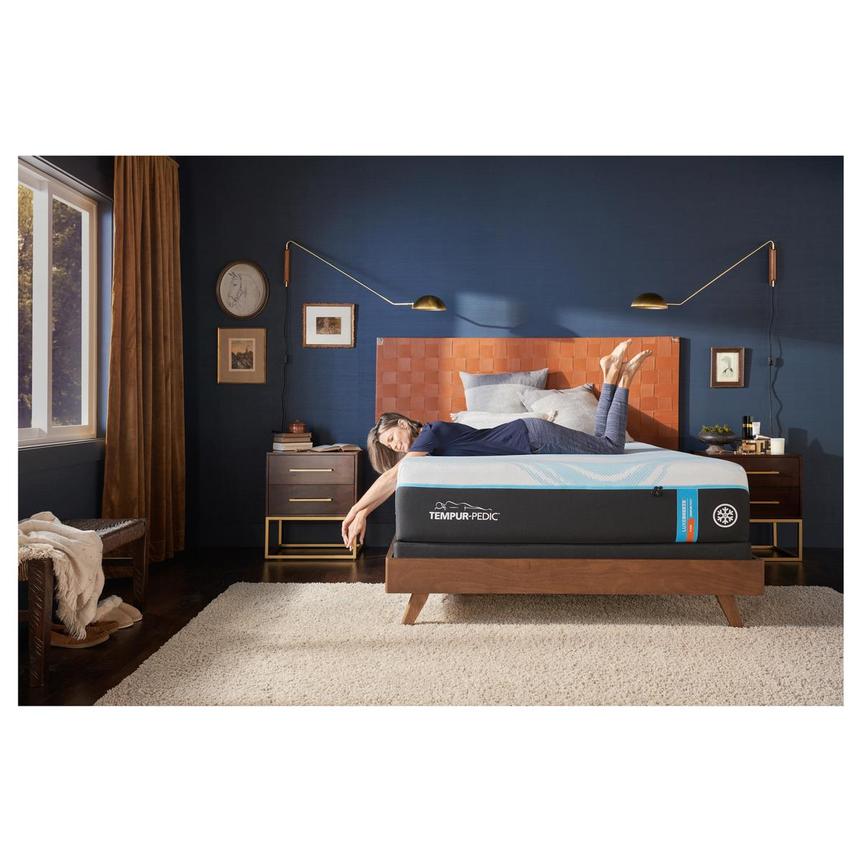 LuxeBreeze-Firm King Mattress w/Ergo® 3.0 Powered Base by Tempur-Pedic  alternate image, 2 of 6 images.
